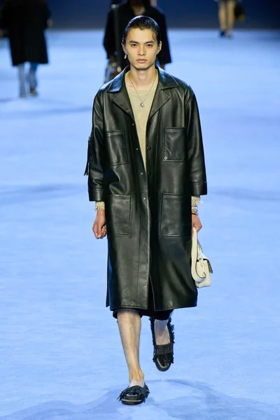 Look 50